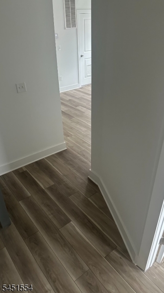 16 Headley Ter 2 Property Photo 6