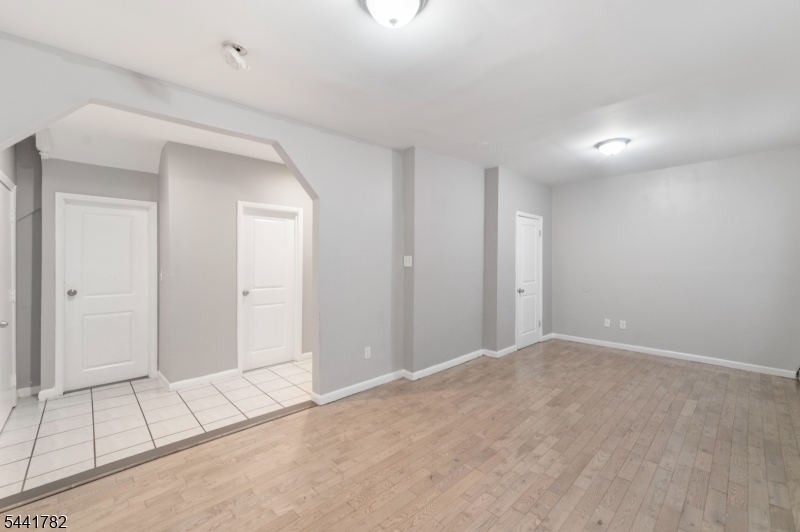 318 Grove St Property Photo 2