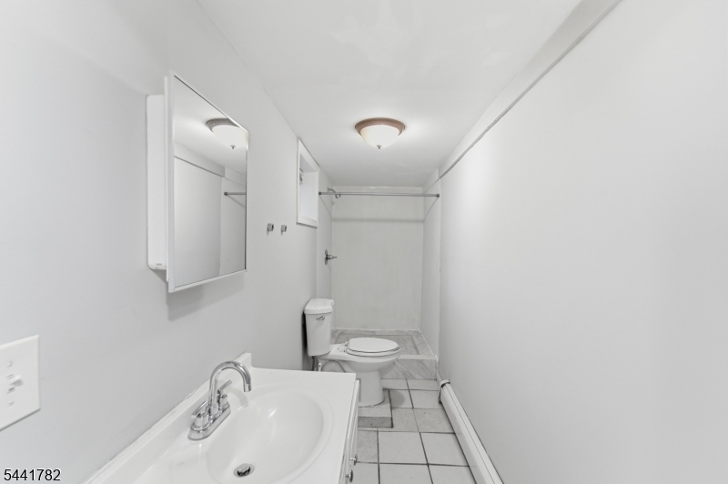 318 Grove St Property Photo 15