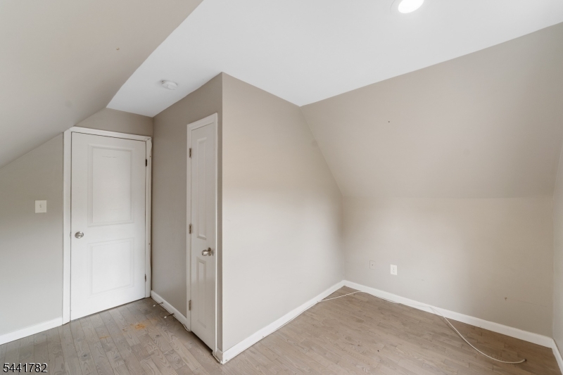 318 Grove St Property Photo 21