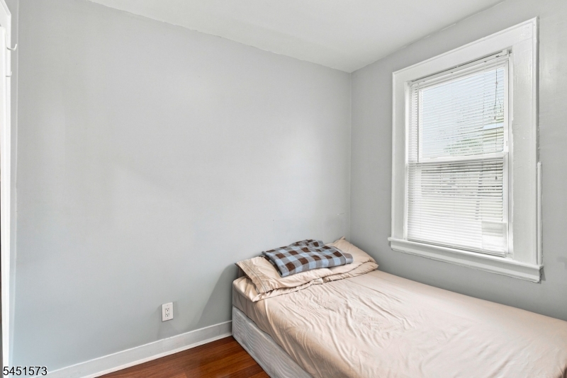 27 Philip Pl Property Photo 15