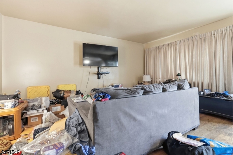 312 Stuyvesant Ave Property Photo 5