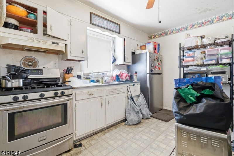312 Stuyvesant Ave Property Photo 8