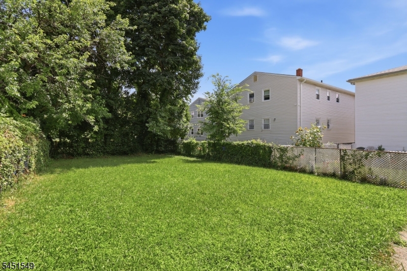 312 Stuyvesant Ave Property Photo 24