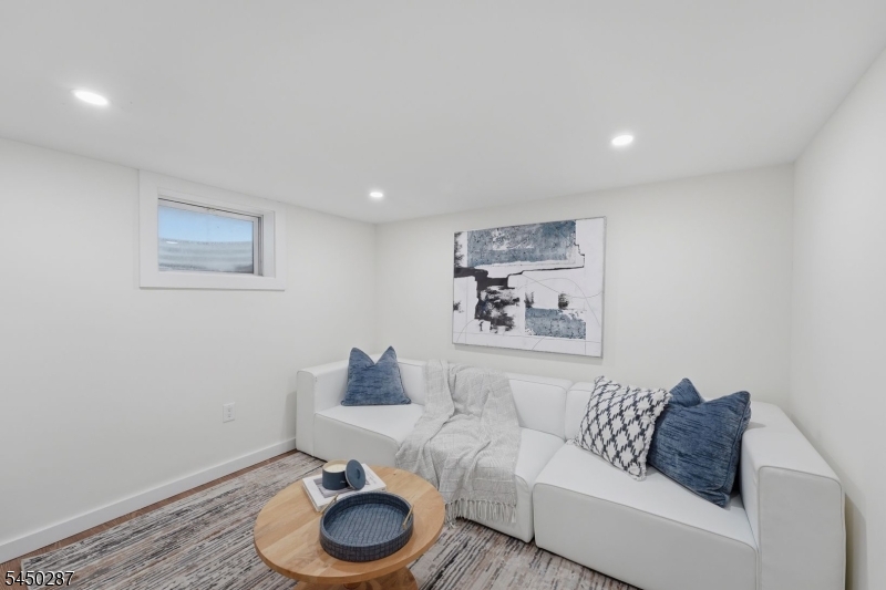 166 Lincoln St Property Photo 30