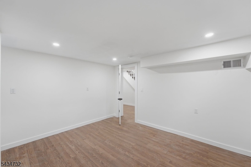 166 Lincoln St Property Photo 31
