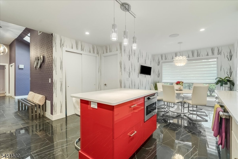 25 N Hillside Ave Property Photo 18