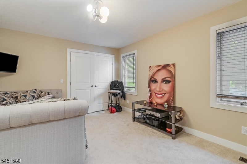 25 N Hillside Ave Property Photo 23