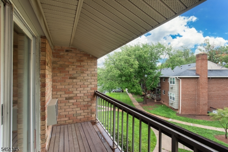 28 Deanna Dr 62 Property Photo 10
