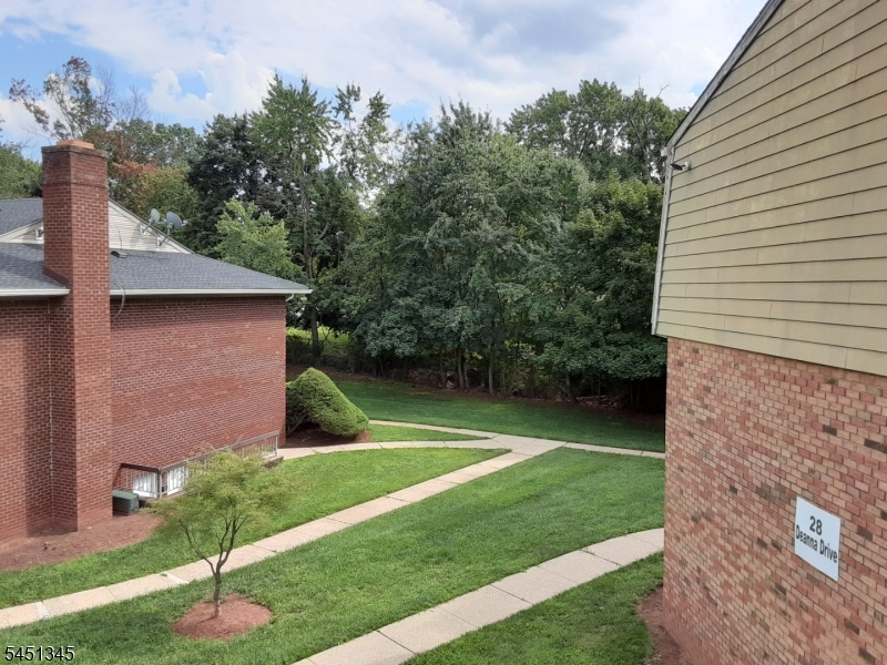 28 Deanna Dr 62 Property Photo 12