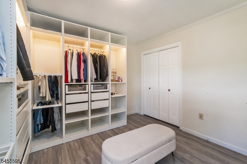 355 Kent St Property Photo 11
