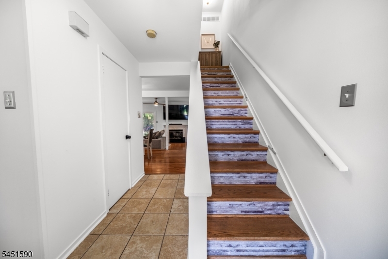 138 Stratford Ct Property Photo 9