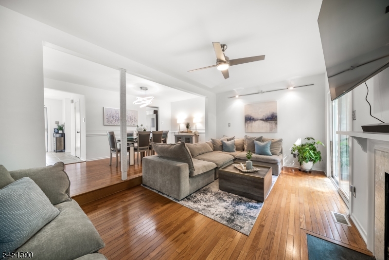 138 Stratford Ct Property Photo 17