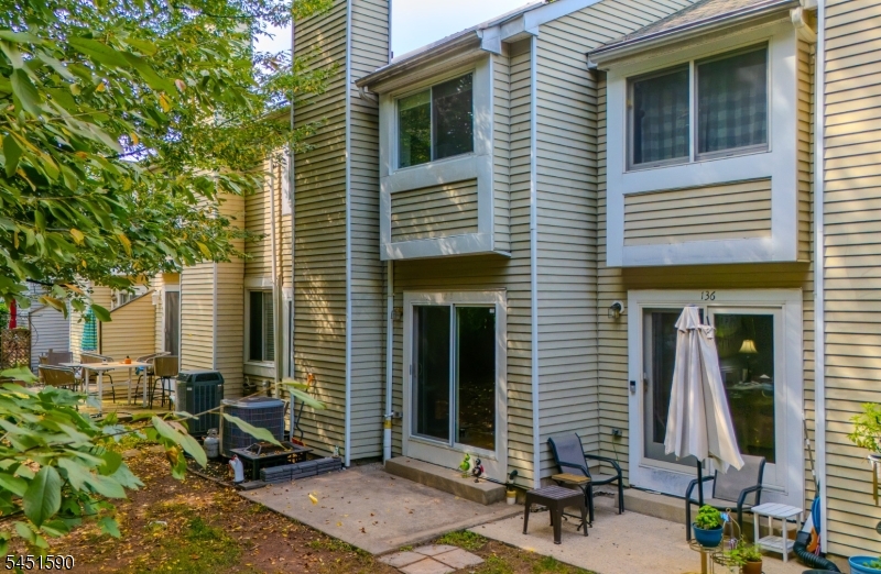 138 Stratford Ct Property Photo 34