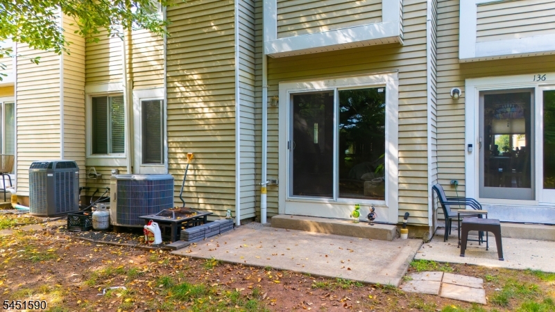 138 Stratford Ct Property Photo 35