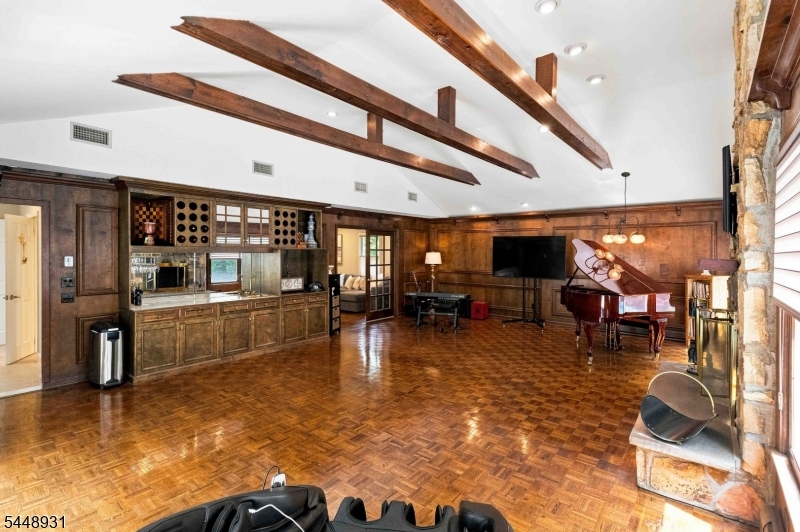 700 Oak Ln Property Photo 11