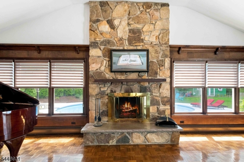 700 Oak Ln Property Photo 15