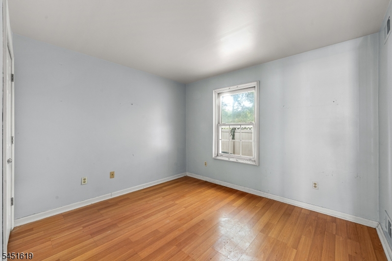 20 Mulford Ct Property Photo 6