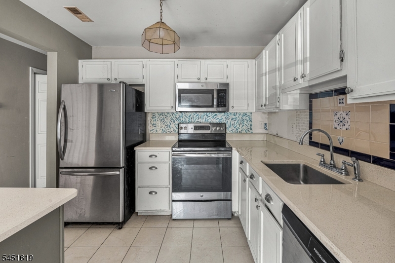 20 Mulford Ct Property Photo 22