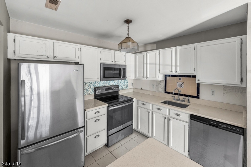 20 Mulford Ct Property Photo 23