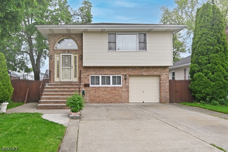 23 Ward St Property Photo 1