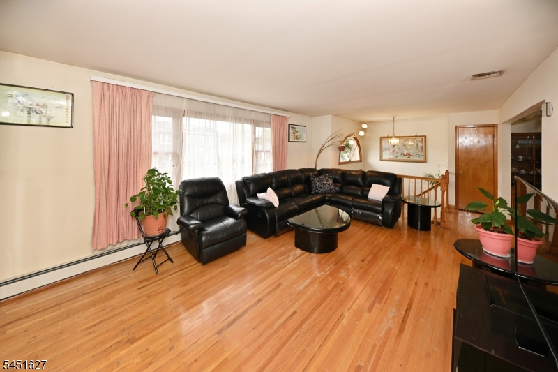23 Ward St Property Photo 4