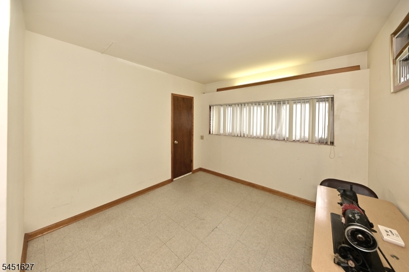 23 Ward St Property Photo 15