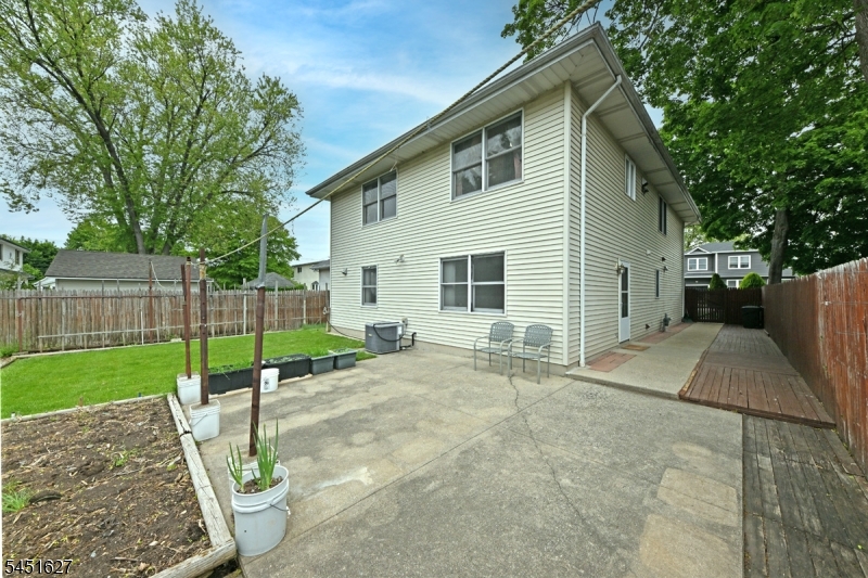 23 Ward St Property Photo 31