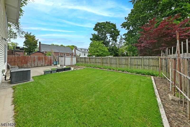 23 Ward St Property Photo 33