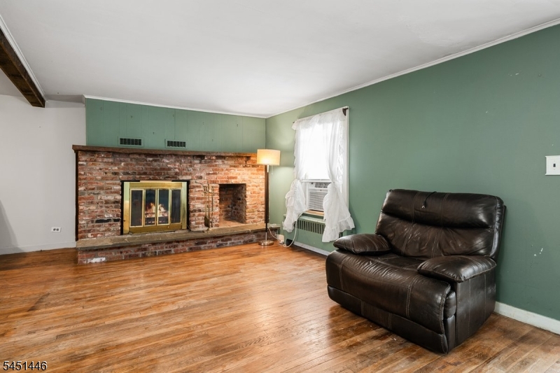 526 Grand Ave Property Photo 4