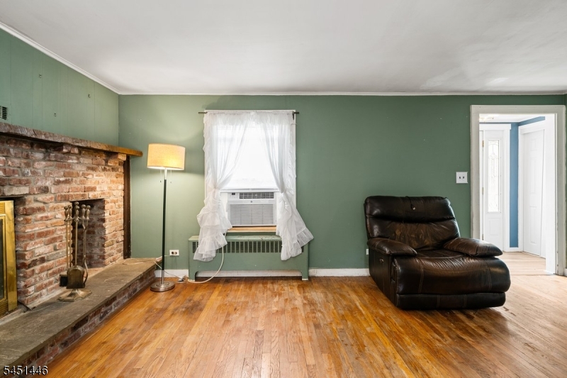 526 Grand Ave Property Photo 6