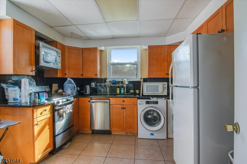 383 Northfield Ave Property Photo 16