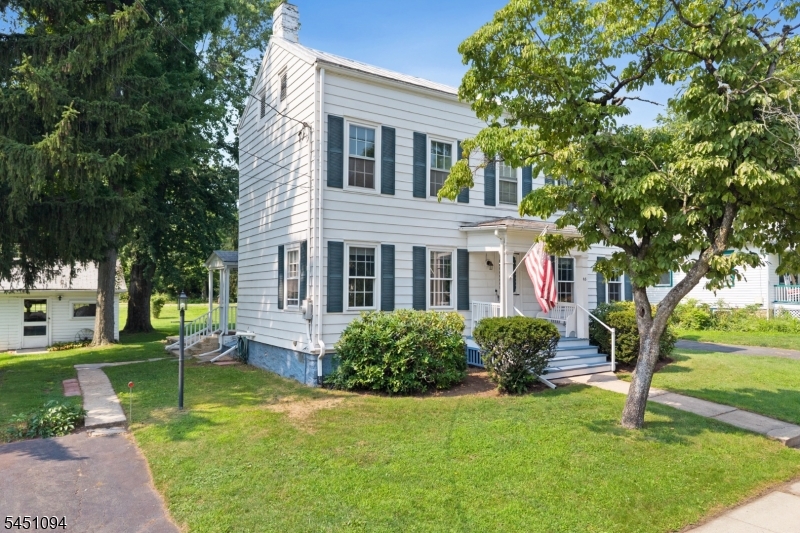 65 Washington St Property Photo 2