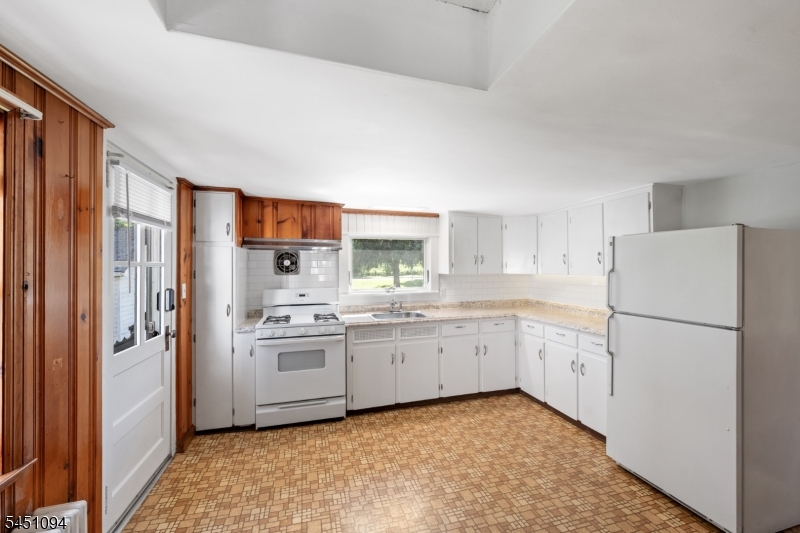 65 Washington St Property Photo 16