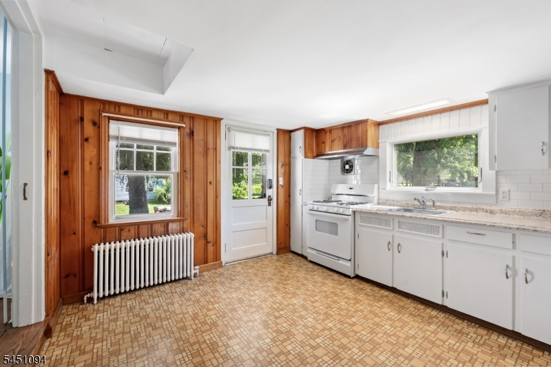 65 Washington St Property Photo 18