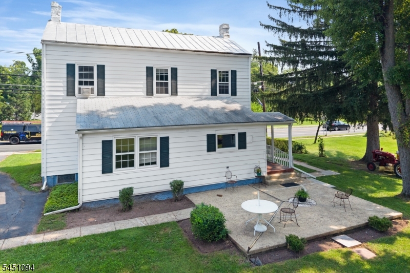 65 Washington St Property Photo 28