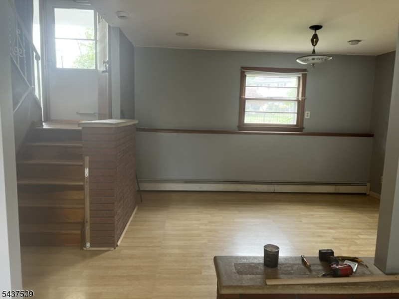 42 Edgewood Ter Property Photo 3