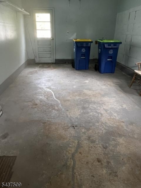 42 Edgewood Ter Property Photo 6