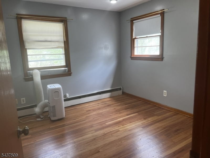 42 Edgewood Ter Property Photo 9