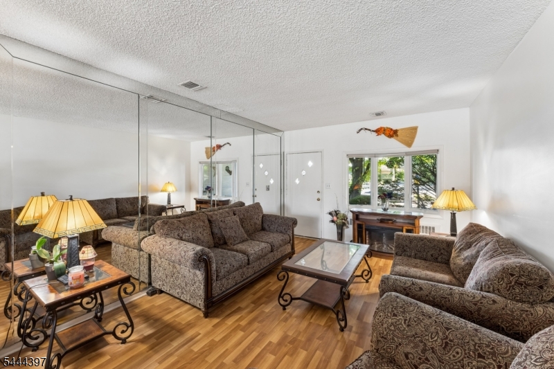 116 Pasadena Ave Property Photo 4