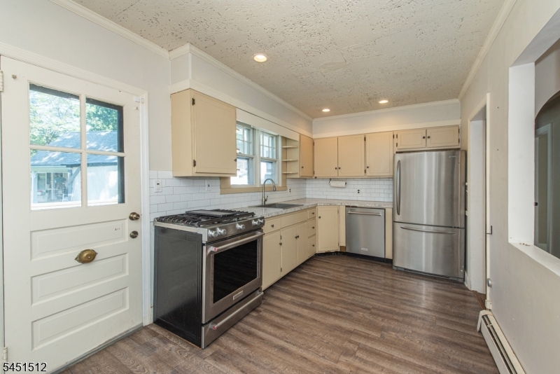 65 Kraft Pl Property Photo 7