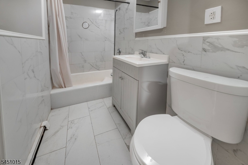 747 N Broad St 105 Property Photo 10
