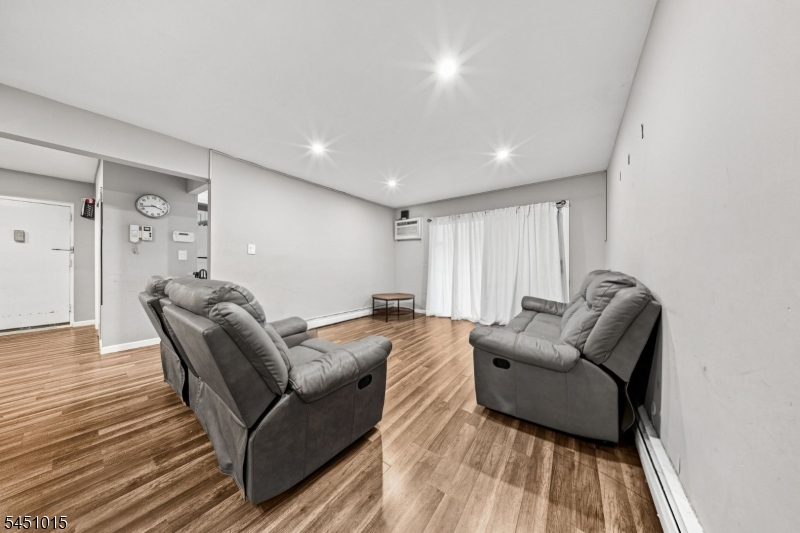 747 N Broad St 105 Property Photo 14