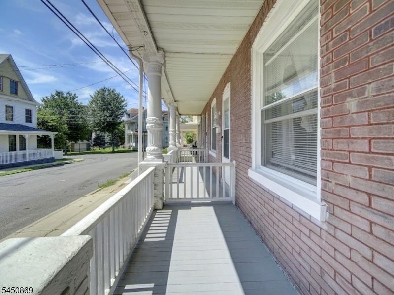 7 Davis St Property Photo 3