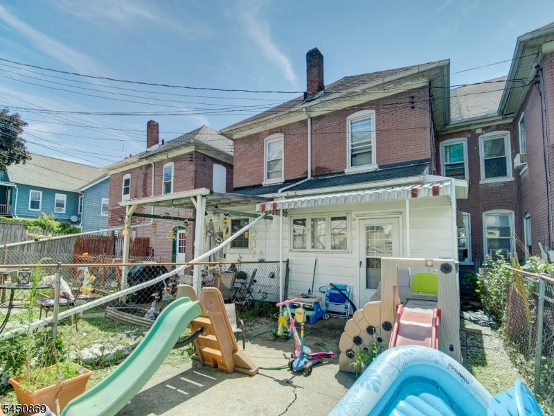 7 Davis St Property Photo 7