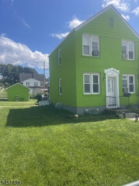 54 Parker St Property Photo 2