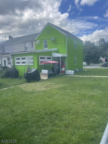 54 Parker St Property Photo 3