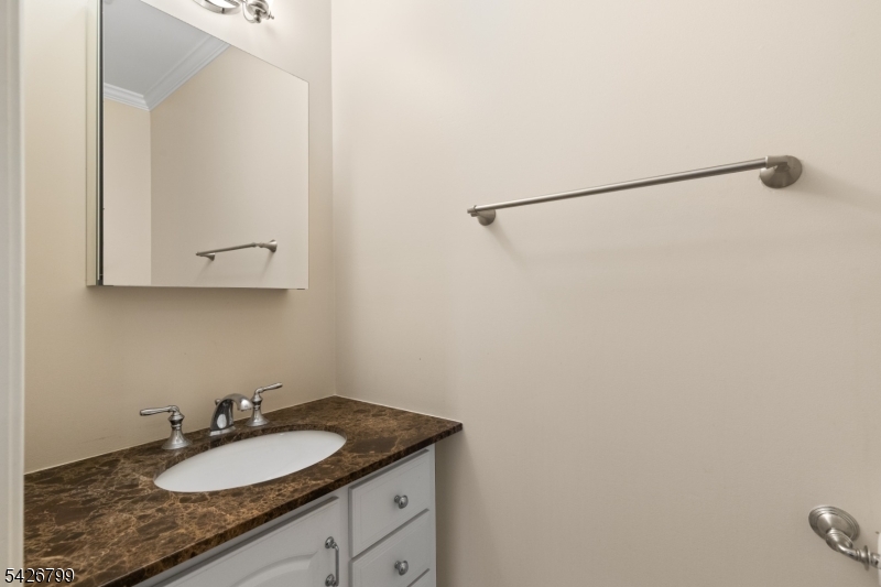 43 Manchester Ct Property Photo 8