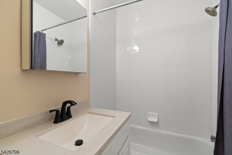43 Manchester Ct Property Photo 14
