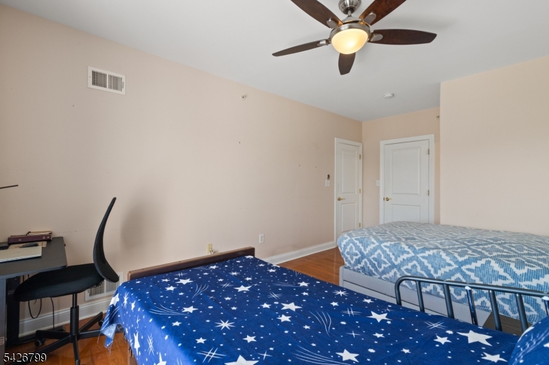 43 Manchester Ct Property Photo 16